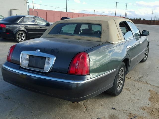 1LNHM82WXYY816097 - 2000 LINCOLN TOWN CAR S GREEN photo 4