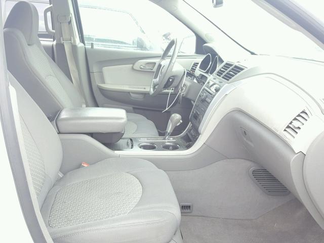 1GNKRJED3CJ228905 - 2012 CHEVROLET TRAVERSE L WHITE photo 5