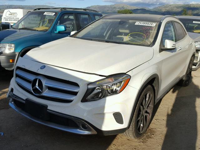 WDCTG4EB3GJ206910 - 2016 MERCEDES-BENZ GLA 250 WHITE photo 2