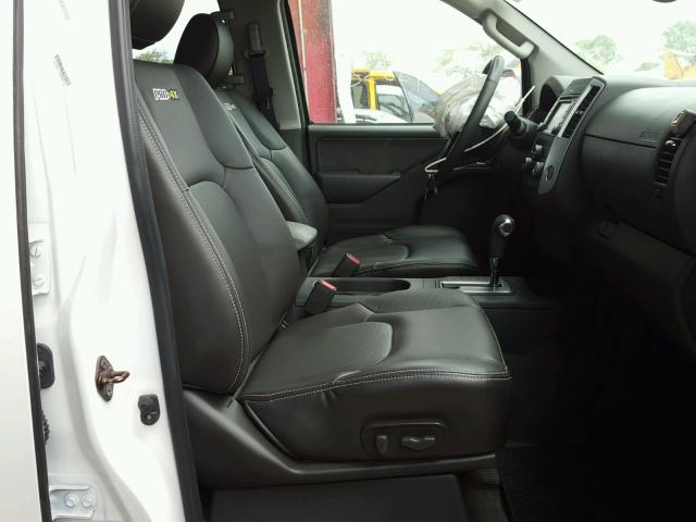 1N6AD0EV5FN733022 - 2015 NISSAN FRONTIER S WHITE photo 5