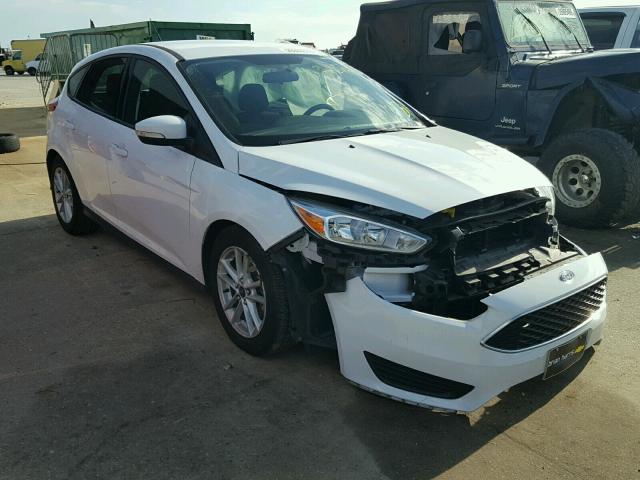 1FADP3K24FL223488 - 2015 FORD FOCUS SE WHITE photo 1