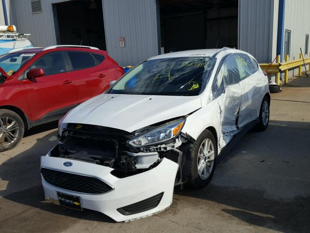 1FADP3K24FL223488 - 2015 FORD FOCUS SE WHITE photo 2