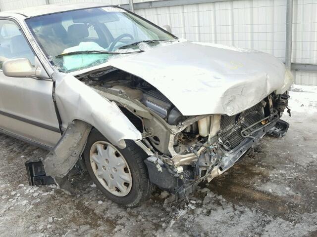 1HGCD5634VA011943 - 1997 HONDA ACCORD LX SILVER photo 9