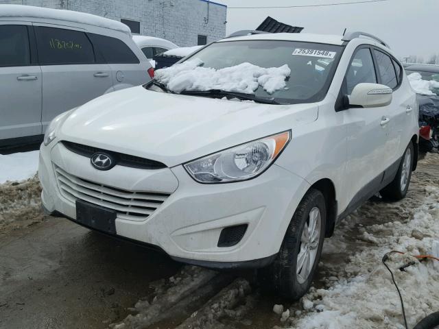 KM8JUCAC4CU380231 - 2012 HYUNDAI TUCSON GLS WHITE photo 2