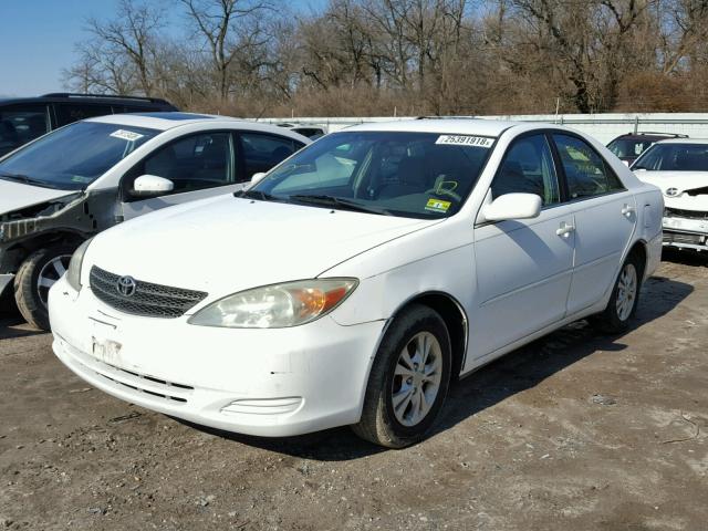 4T1BF32K24U064266 - 2004 TOYOTA CAMRY LE WHITE photo 2