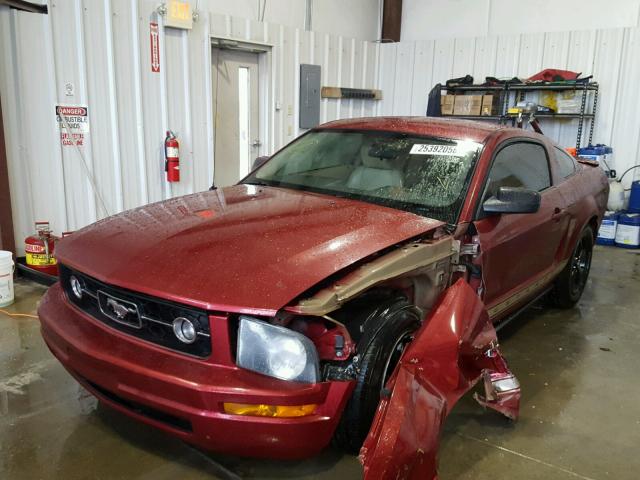 1ZVFT80N575281590 - 2007 FORD MUSTANG BURGUNDY photo 2