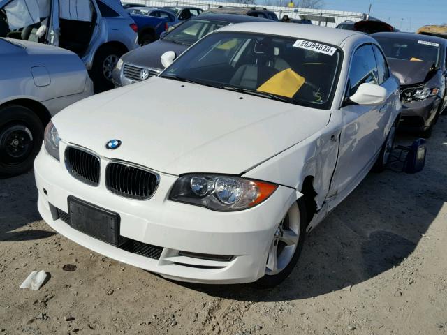 WBAUP9C55BVL90752 - 2011 BMW 128 I WHITE photo 2