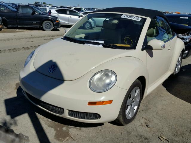 3VWRF31Y57M423205 - 2007 VOLKSWAGEN NEW BEETLE BEIGE photo 2