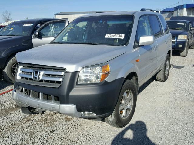 5FNYF18606B006147 - 2006 HONDA PILOT EX SILVER photo 2