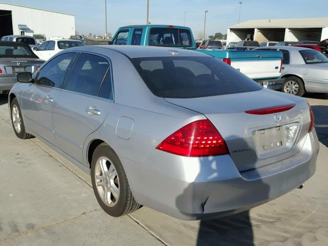 1HGCM56867A222138 - 2007 HONDA ACCORD EX SILVER photo 3