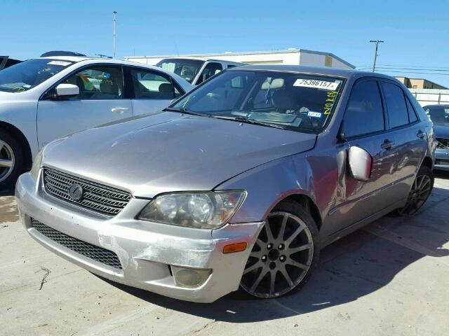 JTHBD192240091638 - 2004 LEXUS IS 300 SILVER photo 2