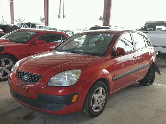 KNADE163186345179 - 2008 KIA RIO 5 SX RED photo 2