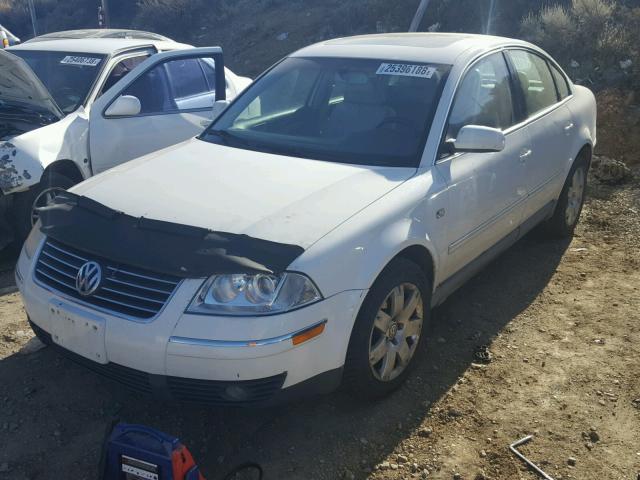 WVWTH63B23P104152 - 2003 VOLKSWAGEN PASSAT GLX WHITE photo 2