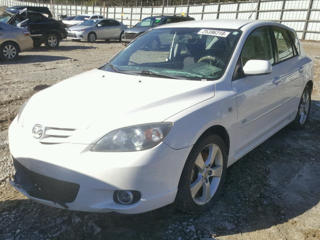 JM1BK143261401436 - 2006 MAZDA 3 HATCHBAC WHITE photo 2