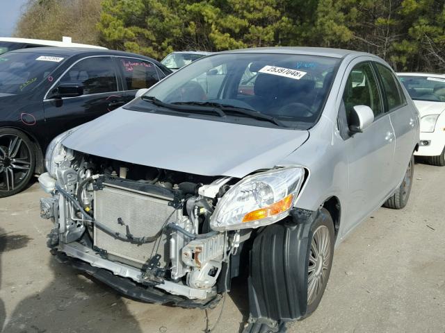 JTDBT923671177734 - 2007 TOYOTA YARIS SILVER photo 2