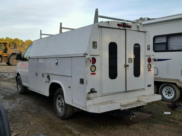 1GDHG31U471115329 - 2007 GMC SAVANA CUT WHITE photo 3