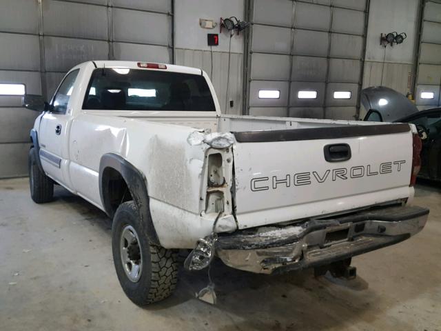 1GCHC24U33Z233678 - 2003 CHEVROLET SILVERADO WHITE photo 3