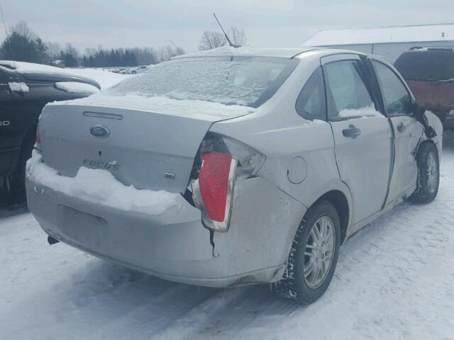 1FAHP35N29W165603 - 2009 FORD FOCUS SE SILVER photo 4