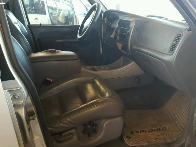 1FMZU77E71UC96906 - 2001 FORD EXPLORER S SILVER photo 5