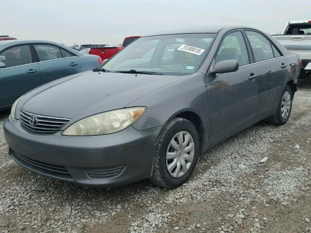 4T1BE32K46U683957 - 2006 TOYOTA CAMRY LE GRAY photo 2