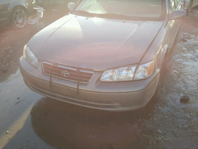 4T1BG22K4YU629369 - 2000 TOYOTA CAMRY CE GRAY photo 9