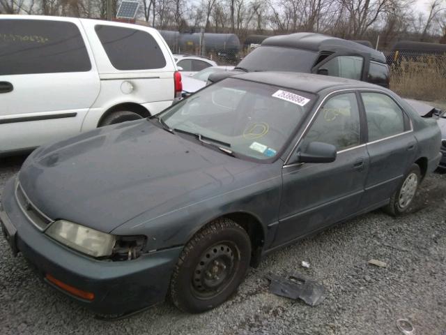 1HGCD5687VA181242 - 1997 HONDA ACCORD VAL GREEN photo 2