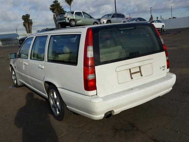 YV1LW5678W2507877 - 1998 VOLVO V70 GLT WHITE photo 3