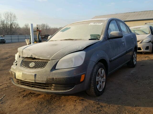 KNADE123076265215 - 2007 KIA RIO BASE GRAY photo 2