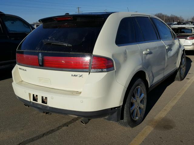 2LMDU68C27BJ10659 - 2007 LINCOLN MKX WHITE photo 4