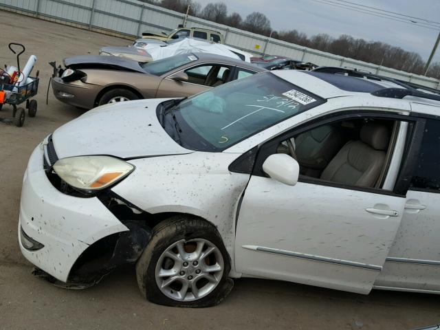 5TDZA22C44S154401 - 2004 TOYOTA SIENNA XLE WHITE photo 9