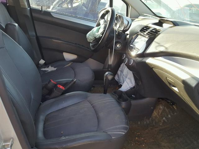 KL8CD6S98DC525675 - 2013 CHEVROLET SPARK 1LT Серебристый фото 5