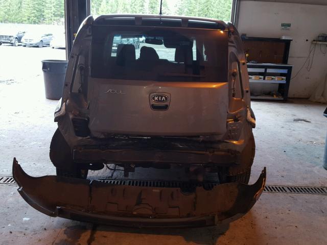 KNDJT2A21A7129056 - 2010 KIA SOUL + GRAY photo 9