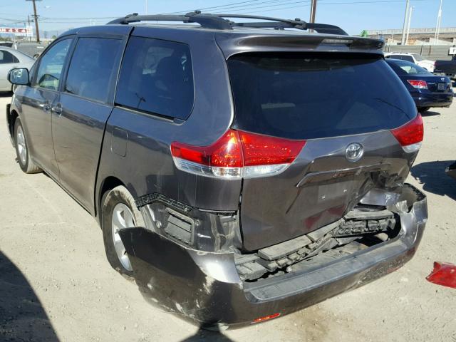 5TDKK3DC5BS102256 - 2011 TOYOTA SIENNA LE CHARCOAL photo 3