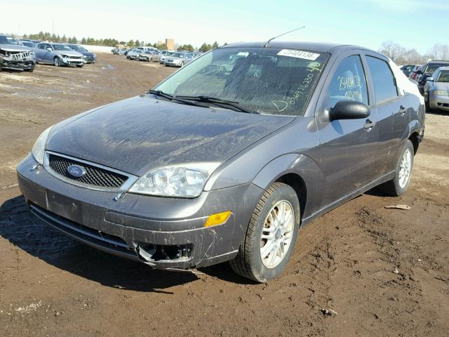 1FAFP34N47W179668 - 2007 FORD FOCUS ZX4 GRAY photo 2