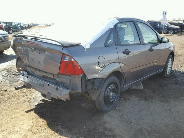 1FAFP34N47W179668 - 2007 FORD FOCUS ZX4 GRAY photo 4