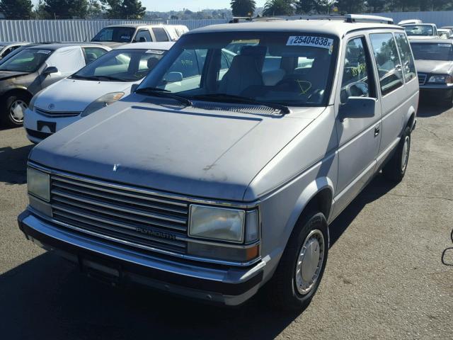 2P4FH45K6KR325633 - 1989 PLYMOUTH VOYAGER SE SILVER photo 2