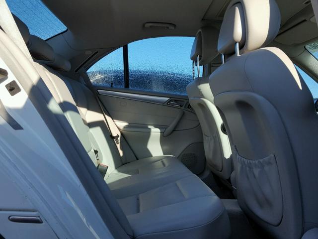 WDBRF56J56F768547 - 2006 MERCEDES-BENZ C 350 WHITE photo 6