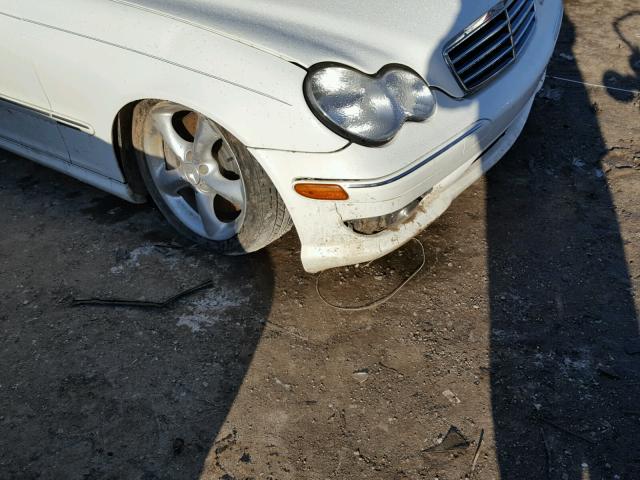 WDBRF56J56F768547 - 2006 MERCEDES-BENZ C 350 WHITE photo 9