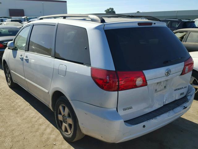 5TDZK22C48S110904 - 2008 TOYOTA SIENNA XLE WHITE photo 3