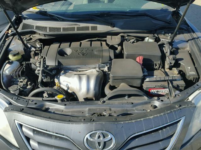 4T1BF3EK7BU603943 - 2011 TOYOTA CAMRY BASE GRAY photo 7