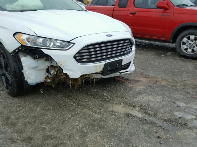 3FA6P0HD7GR274728 - 2016 FORD FUSION SE WHITE photo 9