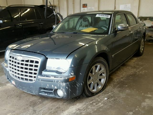 2C3AA63H25H122632 - 2005 CHRYSLER 300C GREEN photo 2