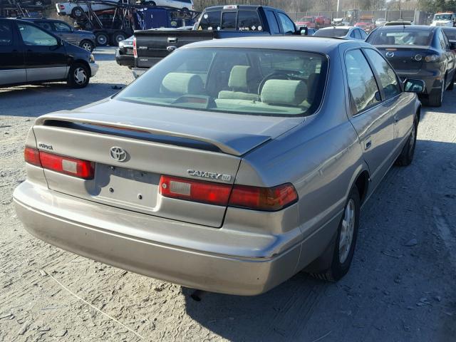 4T1BG28K7WU308639 - 1998 TOYOTA CAMRY CE SILVER photo 4