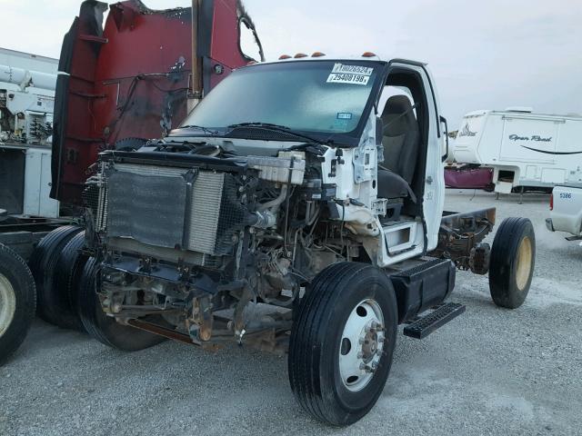 1GDJ7C1376F404537 - 2006 GMC C7500 C7C0 WHITE photo 2