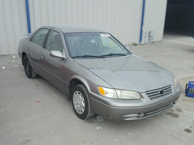 JT2BG22K0W0183609 - 1998 TOYOTA CAMRY CE TAN photo 1