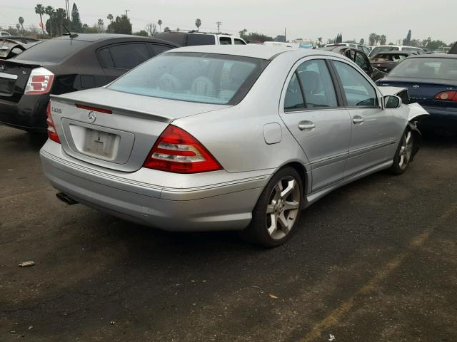 WDBRF52H67F879306 - 2007 MERCEDES-BENZ C 230 SILVER photo 4