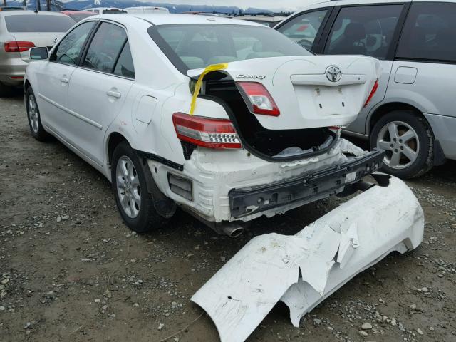 4T1BK3EK7BU615084 - 2011 TOYOTA CAMRY SE WHITE photo 3