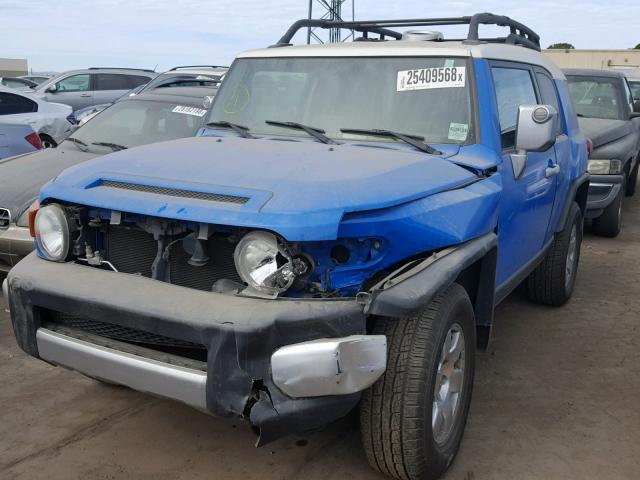 JTEBU11FX70042994 - 2007 TOYOTA FJ CRUISER BLUE photo 2