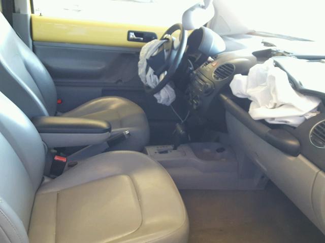 3VWRW31CX6M414678 - 2006 VOLKSWAGEN NEW BEETLE 黄色 照片 5