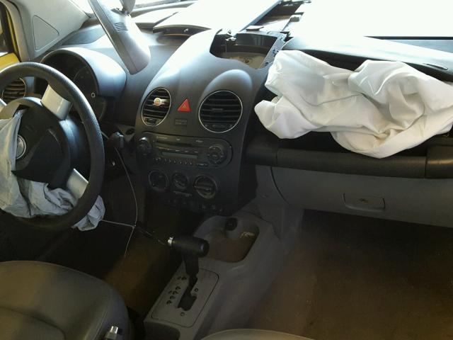 3VWRW31CX6M414678 - 2006 VOLKSWAGEN NEW BEETLE 黄色 照片 9